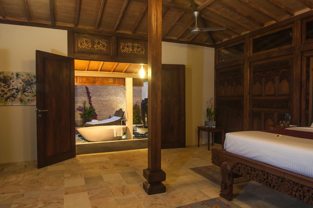 Oceanfront Citakara Sari Villas Candidasa Екстериор снимка